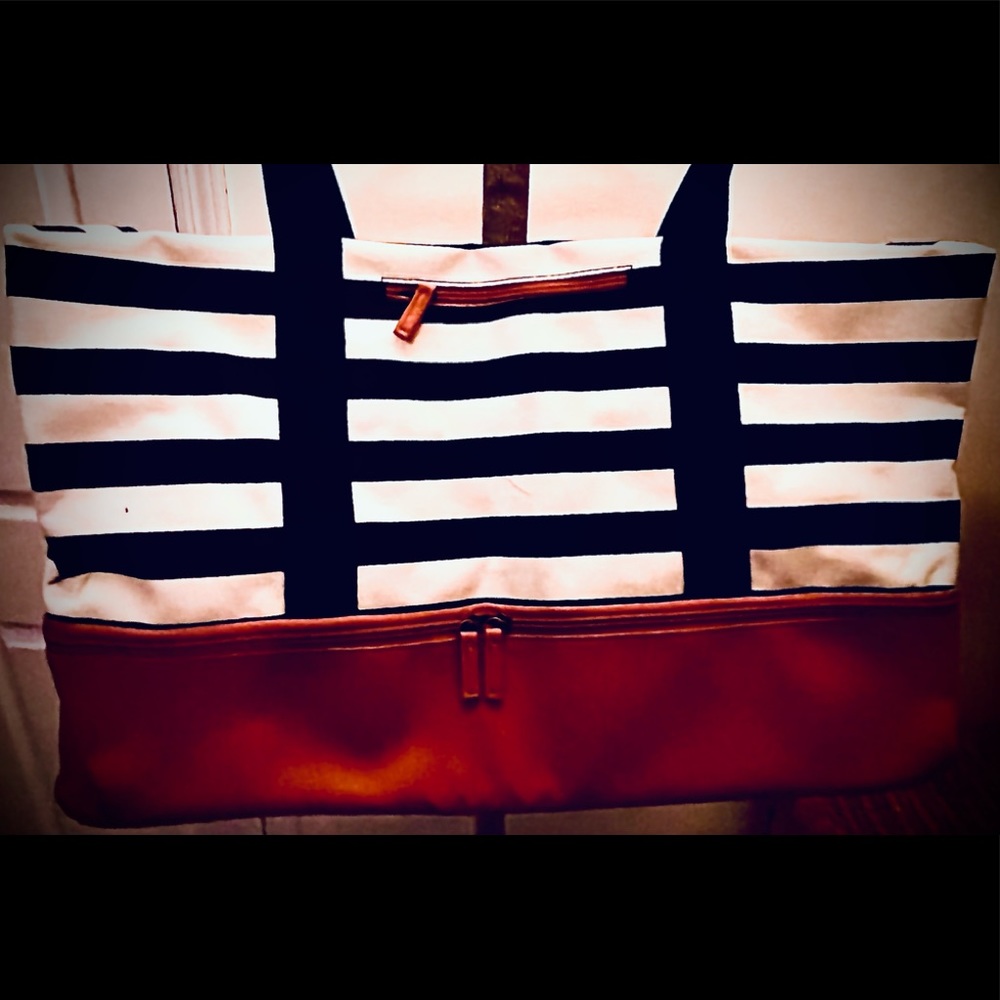 “The Weekender” tote